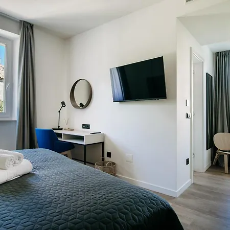 Kala Luxury By Duhomes