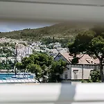 Kala Luxury By Duhomes Gostinjska kuća 4*