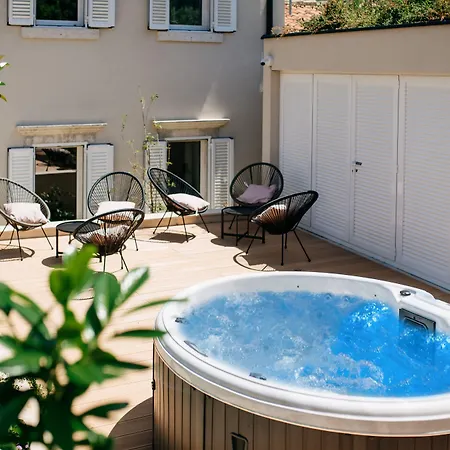 Kala Luxury By Duhomes 4*