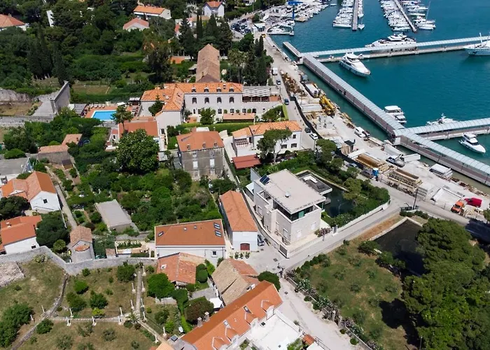 Kala Luxury By Duhomes 4*