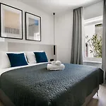Kala Luxury By Duhomes 4*