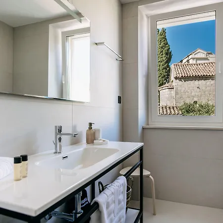 Kala Luxury By Duhomes